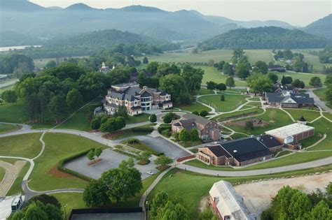 Centrally located between Atlanta, GA, Greenville, SC, and Asheville, NC, we prepare young people for college, career, and a lifetime of leadership and service. . Rabun gap nacoochee school